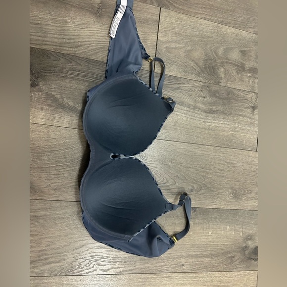 Leopard Victoria’s Secret “Incredible” Bra (38C) - Picture 5 of 5